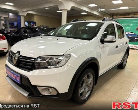 Белый Рено Сандеро, объемом двигателя 1.5 л и пробегом 136 тыс. км за 11000 $, фото 2 на Automoto.ua