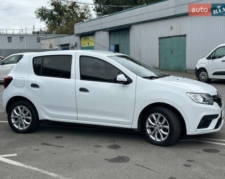 Белый Рено Сандеро, объемом двигателя 1 л и пробегом 168 тыс. км за 6290 $, фото 3 на Automoto.ua