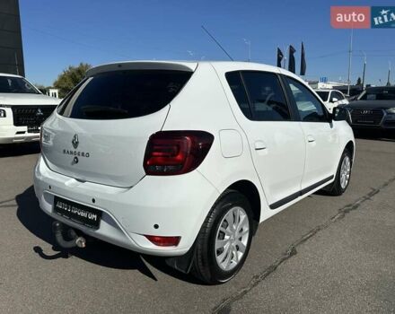 Белый Рено Сандеро, объемом двигателя 0.9 л и пробегом 106 тыс. км за 9300 $, фото 7 на Automoto.ua