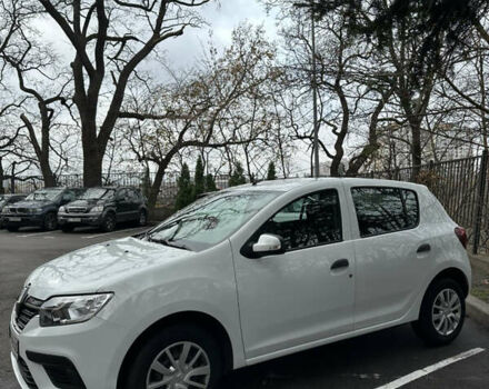 Белый Рено Сандеро, объемом двигателя 0.9 л и пробегом 102 тыс. км за 8800 $, фото 2 на Automoto.ua