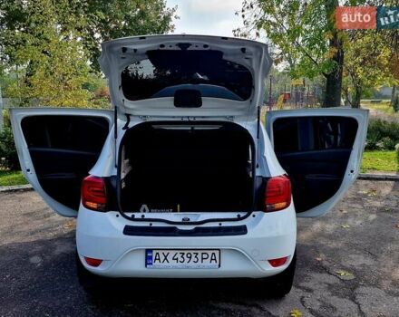 Білий Рено Сандеро, об'ємом двигуна 0.9 л та пробігом 13 тис. км за 9650 $, фото 35 на Automoto.ua