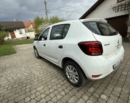 Белый Рено Сандеро, объемом двигателя 1 л и пробегом 62 тыс. км за 8700 $, фото 5 на Automoto.ua