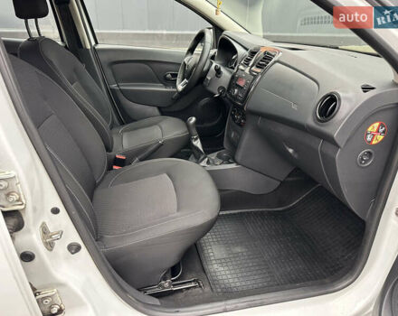 Белый Рено Сандеро, объемом двигателя 1.5 л и пробегом 118 тыс. км за 8900 $, фото 13 на Automoto.ua