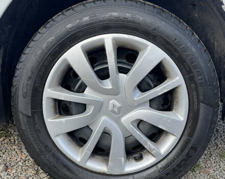 Белый Рено Сандеро, объемом двигателя 1 л и пробегом 31 тыс. км за 8900 $, фото 16 на Automoto.ua