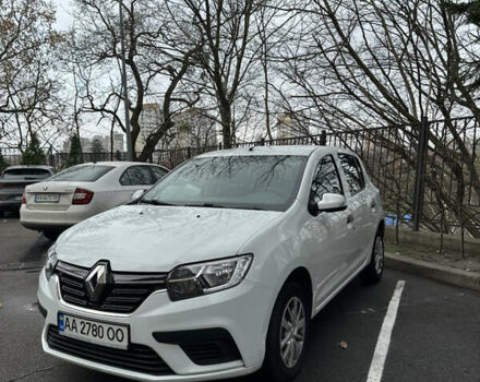 Белый Рено Сандеро, объемом двигателя 0.9 л и пробегом 102 тыс. км за 8800 $, фото 1 на Automoto.ua