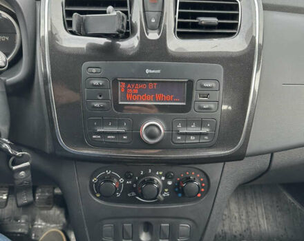 Белый Рено Сандеро, объемом двигателя 0.9 л и пробегом 102 тыс. км за 8800 $, фото 21 на Automoto.ua