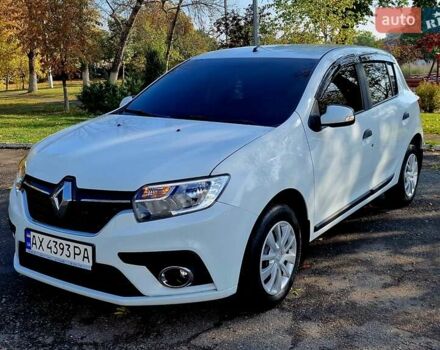 Білий Рено Сандеро, об'ємом двигуна 0.9 л та пробігом 13 тис. км за 9650 $, фото 9 на Automoto.ua
