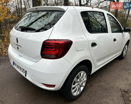 Белый Рено Сандеро, объемом двигателя 1.46 л и пробегом 115 тыс. км за 8350 $, фото 5 на Automoto.ua