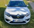 Белый Рено Сандеро, объемом двигателя 0.9 л и пробегом 79 тыс. км за 8500 $, фото 1 на Automoto.ua