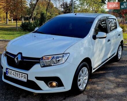 Білий Рено Сандеро, об'ємом двигуна 0.9 л та пробігом 13 тис. км за 9650 $, фото 3 на Automoto.ua