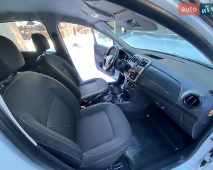 Белый Рено Сандеро, объемом двигателя 1 л и пробегом 51 тыс. км за 8800 $, фото 11 на Automoto.ua