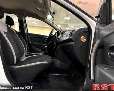 Белый Рено Сандеро, объемом двигателя 1.5 л и пробегом 136 тыс. км за 11000 $, фото 8 на Automoto.ua