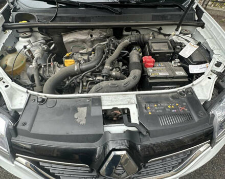 Белый Рено Сандеро, объемом двигателя 0.9 л и пробегом 102 тыс. км за 8800 $, фото 6 на Automoto.ua