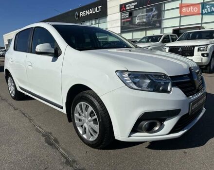 Белый Рено Сандеро, объемом двигателя 0.9 л и пробегом 106 тыс. км за 9300 $, фото 1 на Automoto.ua