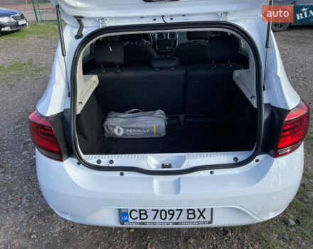 Белый Рено Сандеро, объемом двигателя 1 л и пробегом 31 тыс. км за 8900 $, фото 14 на Automoto.ua