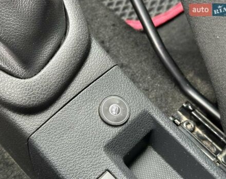 Белый Рено Сандеро, объемом двигателя 1 л и пробегом 168 тыс. км за 6290 $, фото 18 на Automoto.ua