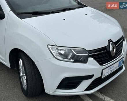 Белый Рено Сандеро, объемом двигателя 1 л и пробегом 168 тыс. км за 6290 $, фото 11 на Automoto.ua