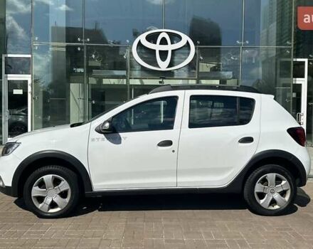 Белый Рено Сандеро, объемом двигателя 0.9 л и пробегом 67 тыс. км за 11464 $, фото 2 на Automoto.ua