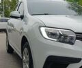 Рено Сандеро 2020 в Одессе на Automoto.ua Белый Рено Сандеро, объемом двигателя 1 л и пробегом 57 тыс. км за 9200 $, фото 26 на Automoto.ua