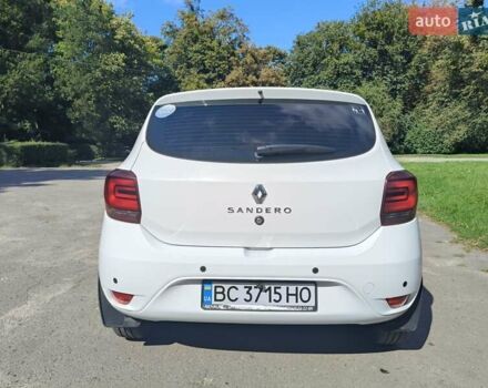Белый Рено Сандеро, объемом двигателя 0.9 л и пробегом 26 тыс. км за 12800 $, фото 1 на Automoto.ua