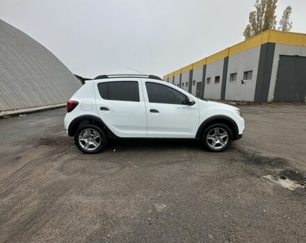 Белый Рено Сандеро, объемом двигателя 1.5 л и пробегом 58 тыс. км за 10999 $, фото 3 на Automoto.ua