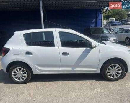 Белый Рено Сандеро, объемом двигателя 0.9 л и пробегом 74 тыс. км за 8415 $, фото 9 на Automoto.ua