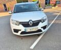 Белый Рено Сандеро, объемом двигателя 1 л и пробегом 124 тыс. км за 8760 $, фото 1 на Automoto.ua