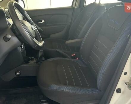 Белый Рено Сандеро, объемом двигателя 0.9 л и пробегом 67 тыс. км за 11464 $, фото 11 на Automoto.ua