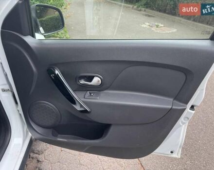Белый Рено Сандеро, объемом двигателя 0.9 л и пробегом 68 тыс. км за 12490 $, фото 18 на Automoto.ua