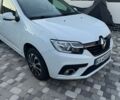 Білий Рено Сандеро, об'ємом двигуна 0.9 л та пробігом 97 тис. км за 10000 $, фото 1 на Automoto.ua