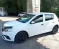 Белый Рено Сандеро, объемом двигателя 1 л и пробегом 179 тыс. км за 6999 $, фото 1 на Automoto.ua