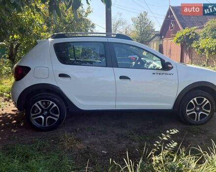 Белый Рено Сандеро, объемом двигателя 0.9 л и пробегом 48 тыс. км за 12500 $, фото 1 на Automoto.ua