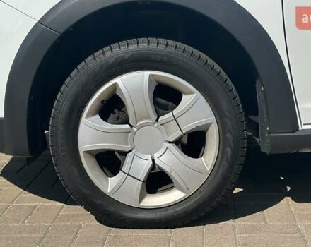 Белый Рено Сандеро, объемом двигателя 0.9 л и пробегом 67 тыс. км за 11464 $, фото 14 на Automoto.ua