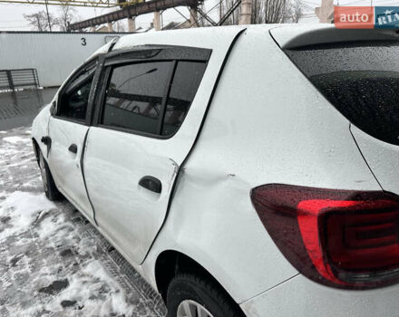 Белый Рено Сандеро, объемом двигателя 1 л и пробегом 140 тыс. км за 3000 $, фото 21 на Automoto.ua