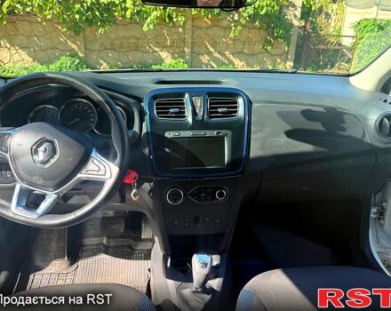 Белый Рено Сандеро, объемом двигателя 1 л и пробегом 48 тыс. км за 11000 $, фото 3 на Automoto.ua