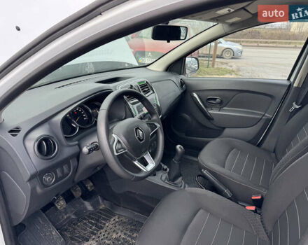Білий Рено Сандеро, об'ємом двигуна 1 л та пробігом 36 тис. км за 9300 $, фото 35 на Automoto.ua