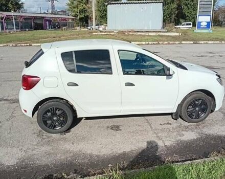 Белый Рено Сандеро, объемом двигателя 1.15 л и пробегом 187 тыс. км за 7500 $, фото 2 на Automoto.ua