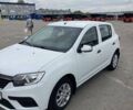 Белый Рено Сандеро, объемом двигателя 0.9 л и пробегом 10 тыс. км за 11000 $, фото 4 на Automoto.ua