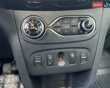 Белый Рено Сандеро, объемом двигателя 0.9 л и пробегом 111 тыс. км за 7736 $, фото 22 на Automoto.ua