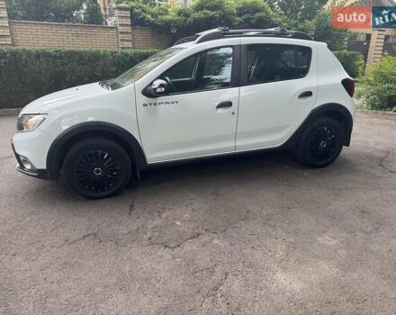 Белый Рено Сандеро, объемом двигателя 0.9 л и пробегом 68 тыс. км за 12490 $, фото 7 на Automoto.ua