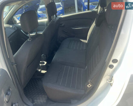 Белый Рено Сандеро, объемом двигателя 0.9 л и пробегом 74 тыс. км за 8415 $, фото 6 на Automoto.ua