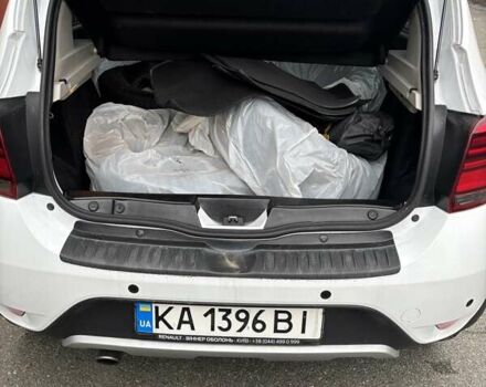 Белый Рено Сандеро, объемом двигателя 0.9 л и пробегом 55 тыс. км за 11800 $, фото 6 на Automoto.ua