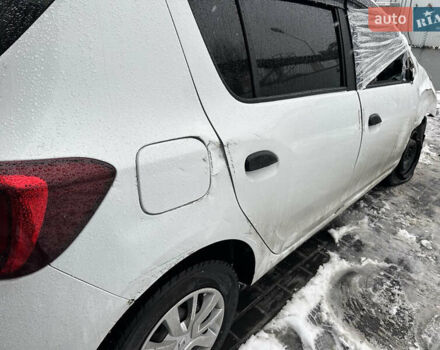 Белый Рено Сандеро, объемом двигателя 1 л и пробегом 140 тыс. км за 3000 $, фото 12 на Automoto.ua