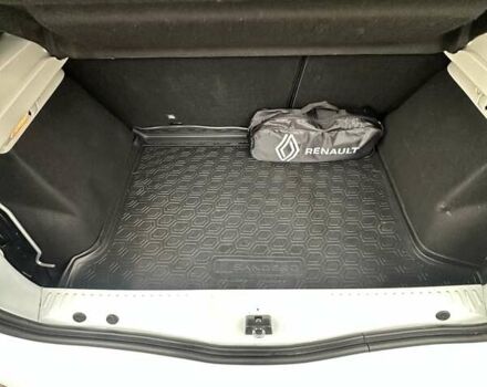 Білий Рено Сандеро, об'ємом двигуна 1.46 л та пробігом 58 тис. км за 10999 $, фото 6 на Automoto.ua