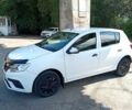 Белый Рено Сандеро, объемом двигателя 1 л и пробегом 209 тыс. км за 6299 $, фото 1 на Automoto.ua