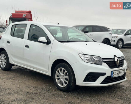 Білий Рено Сандеро, об'ємом двигуна 1 л та пробігом 36 тис. км за 9300 $, фото 26 на Automoto.ua
