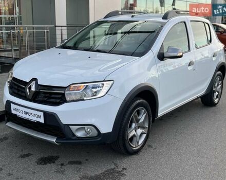 Белый Рено Сандеро, объемом двигателя 0.9 л и пробегом 111 тыс. км за 7736 $, фото 2 на Automoto.ua