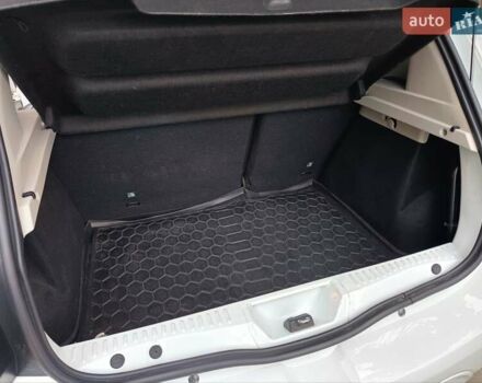 Білий Рено Сандеро, об'ємом двигуна 1 л та пробігом 57 тис. км за 7000 $, фото 78 на Automoto.ua