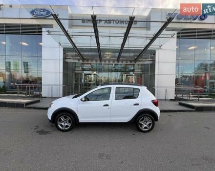 Белый Рено Сандеро, объемом двигателя 0.9 л и пробегом 111 тыс. км за 7736 $, фото 3 на Automoto.ua