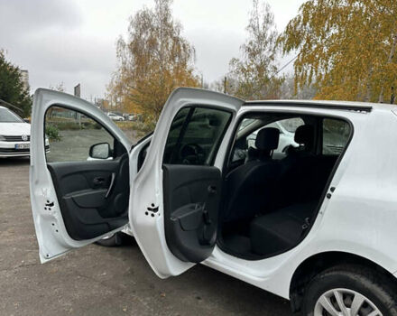 Белый Рено Сандеро, объемом двигателя 0 л и пробегом 51 тыс. км за 8000 $, фото 17 на Automoto.ua